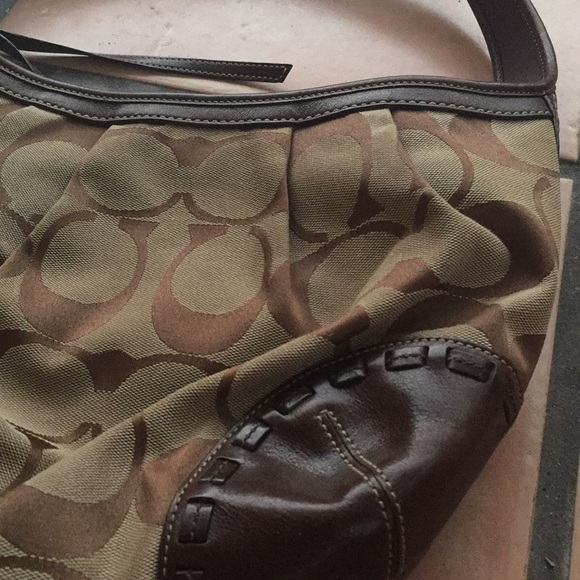 Coach Handbag. - Picture 5 of 6